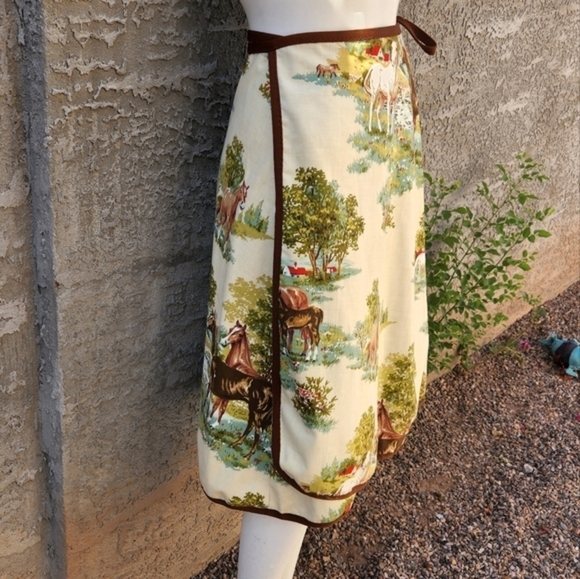 THIS ONE-OF-A-KIND VINTAGE WRAPAROUND SHIRT‎ HANDMADE BY CAROL